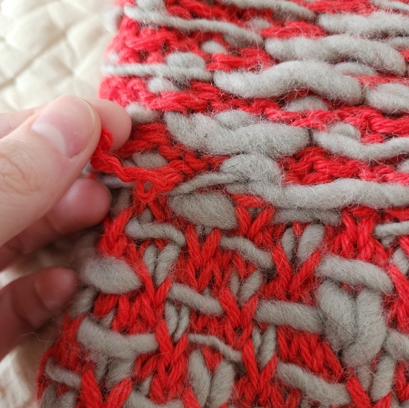 emiLime x UO Slub Knit Snood Scarf - Picture 2 of 9